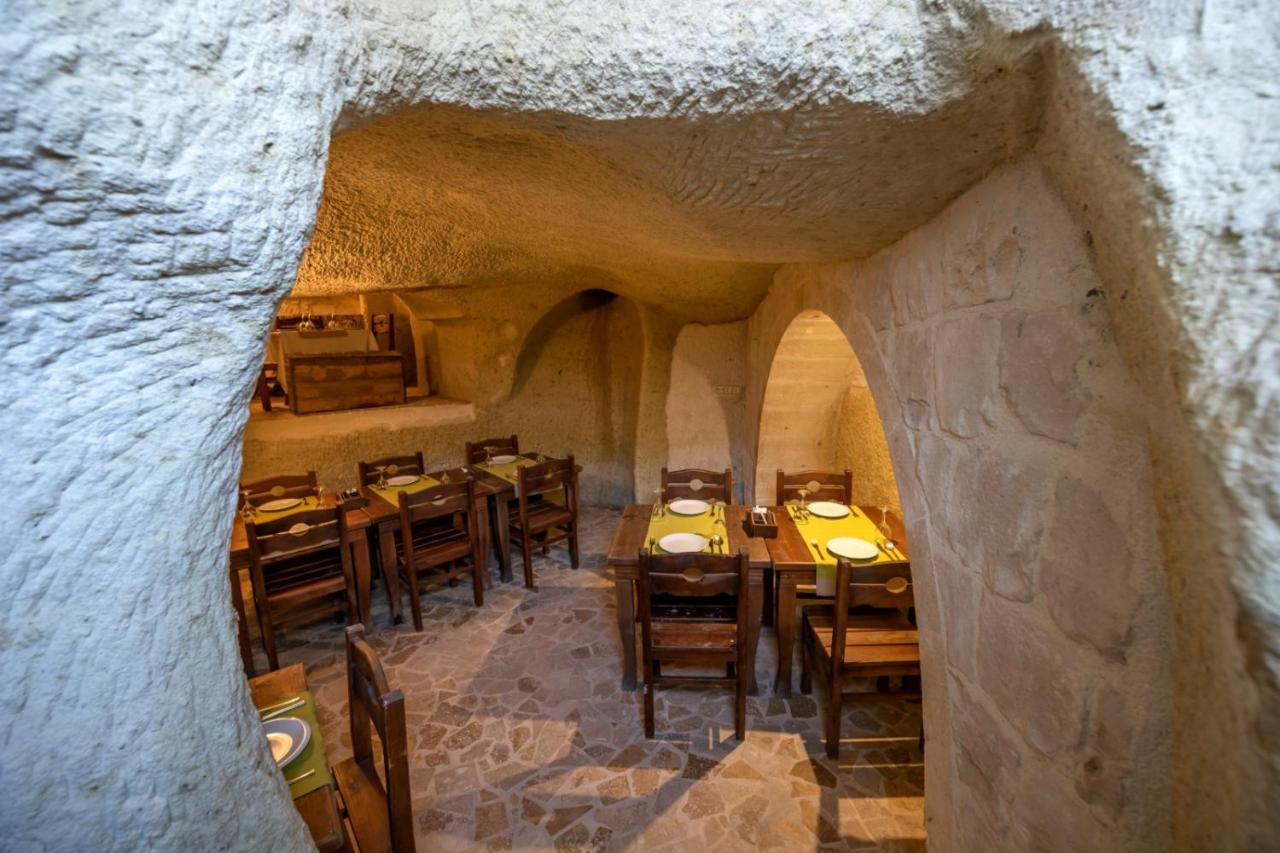 Sinasos Palace Cave Hotel Urgup Exterior photo