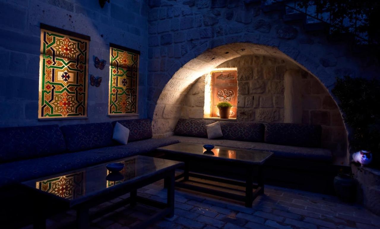 Sinasos Palace Cave Hotel Urgup Exterior photo