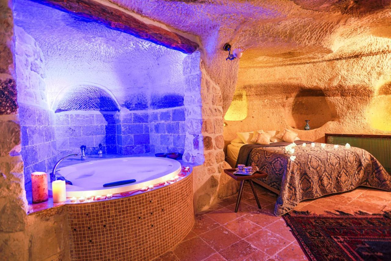 Sinasos Palace Cave Hotel Urgup Exterior photo