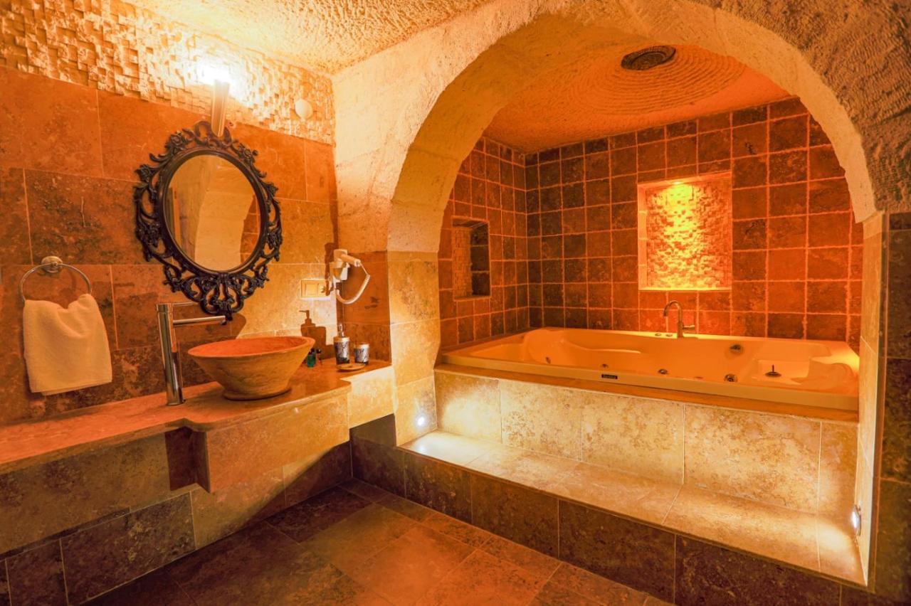 Sinasos Palace Cave Hotel Urgup Exterior photo