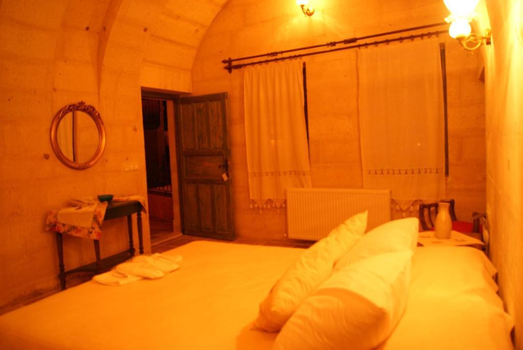 Sinasos Palace Cave Hotel Urgup Exterior photo