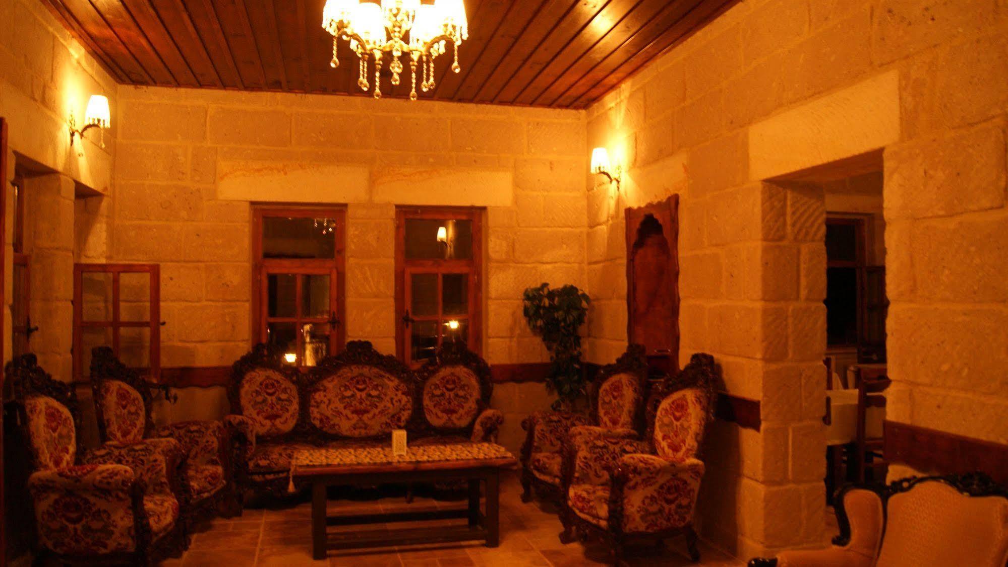 Sinasos Palace Cave Hotel Urgup Exterior photo